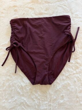 High-Waist Ruched Side Swim Bottoms - Burgundy